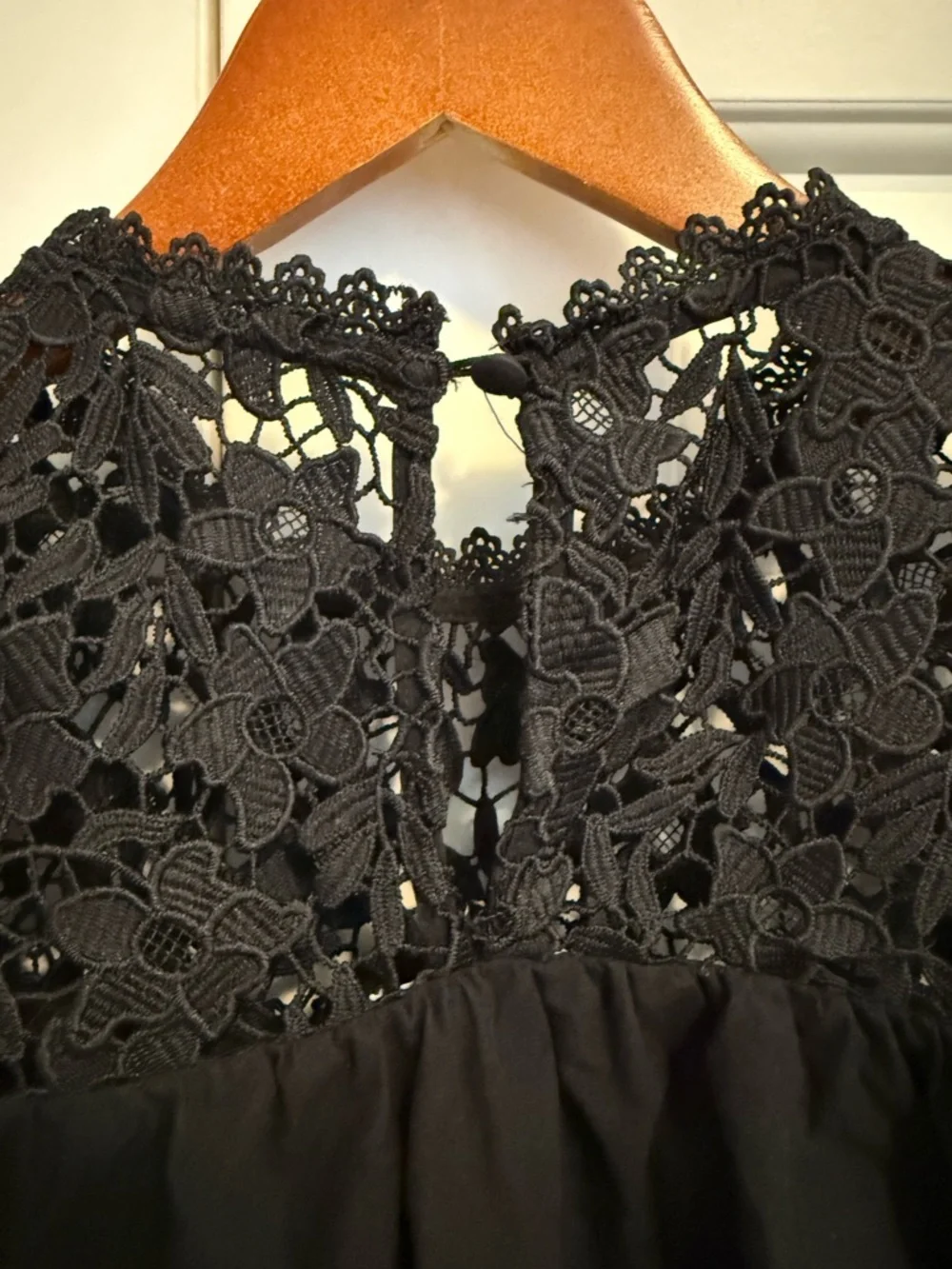 Sundays by wearesundays Black Crochet Lace Yoke Puff Sleeve Top Size Small - Picture 4 of 9